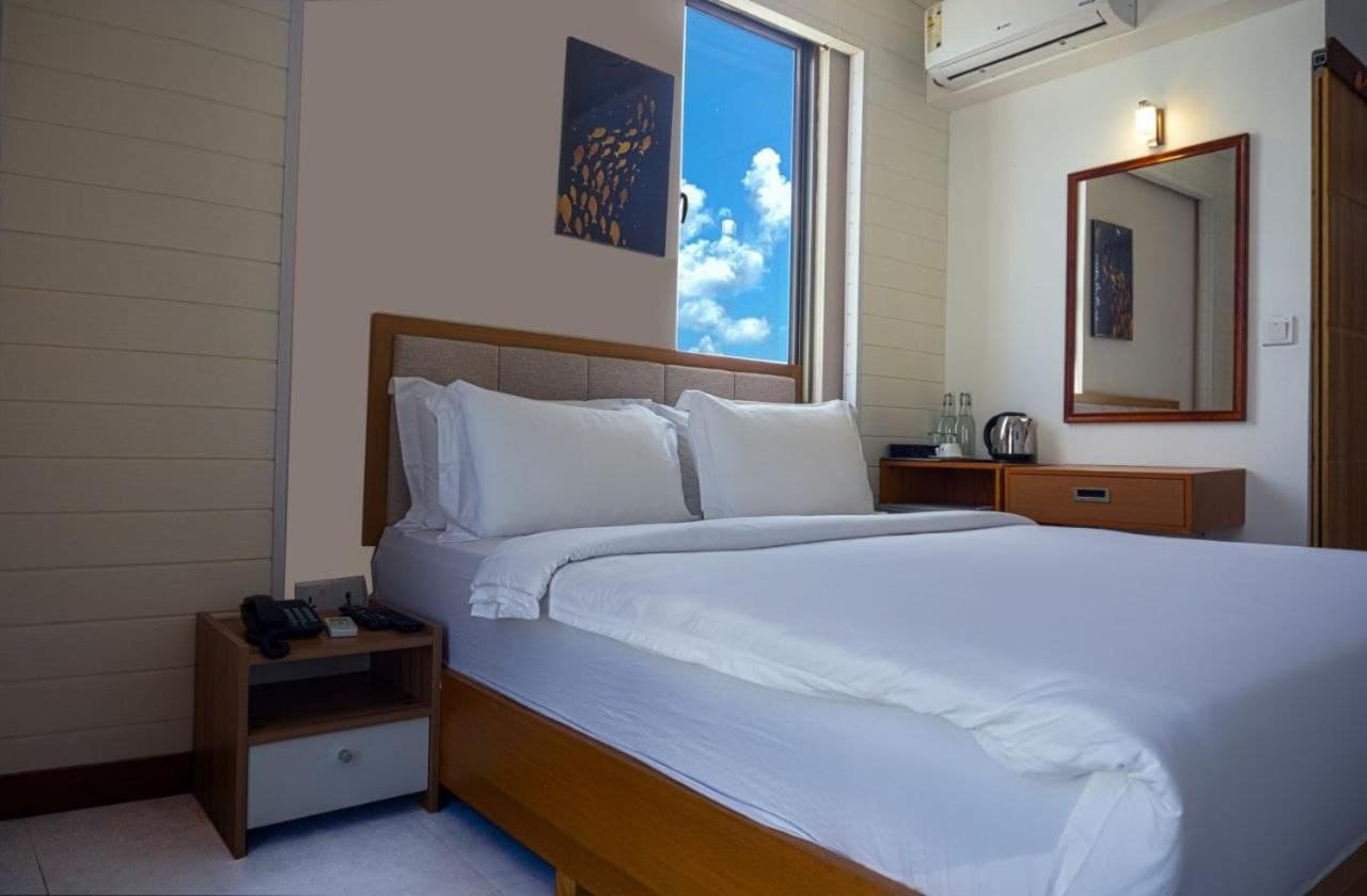 Hotel Araamview Hulhumale Esterno foto